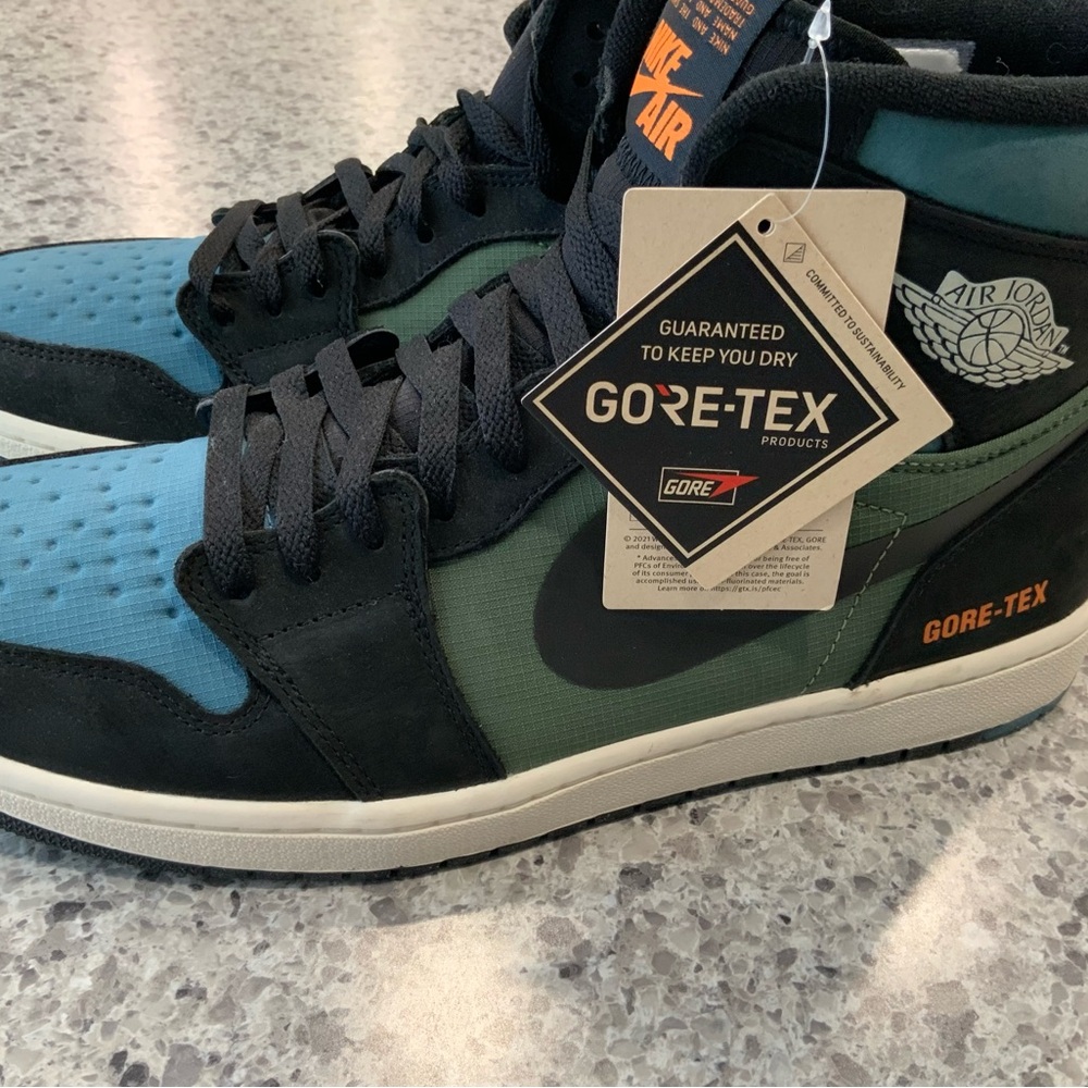 NWT Nike Air Jordan 1 Gore-Tex Sneakers
